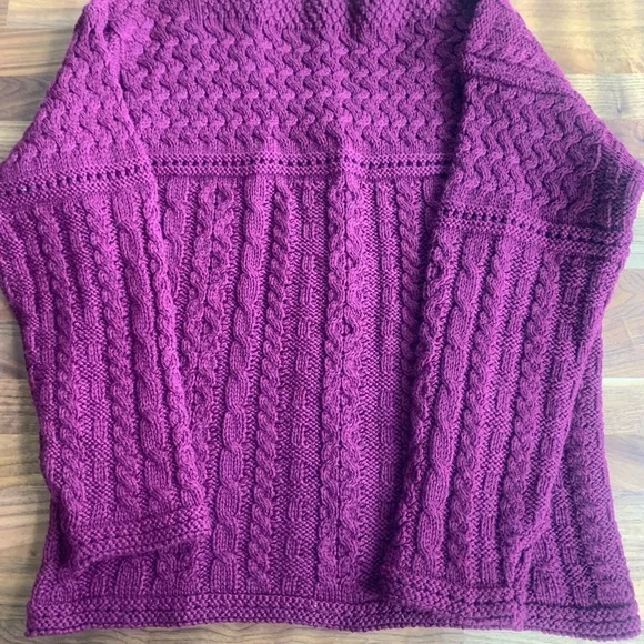 NWOT COZY Fine Merino Wool Irish made Cable fishermen Knit Cardigan Wine / Cran - Picture 2 of 2
